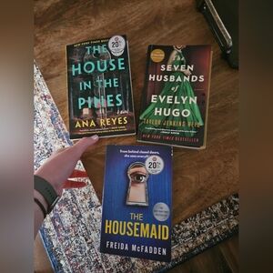 The Housemaid/ Seven Husbands of Evelyn Hugo/ The House in the Pines (3 Books)